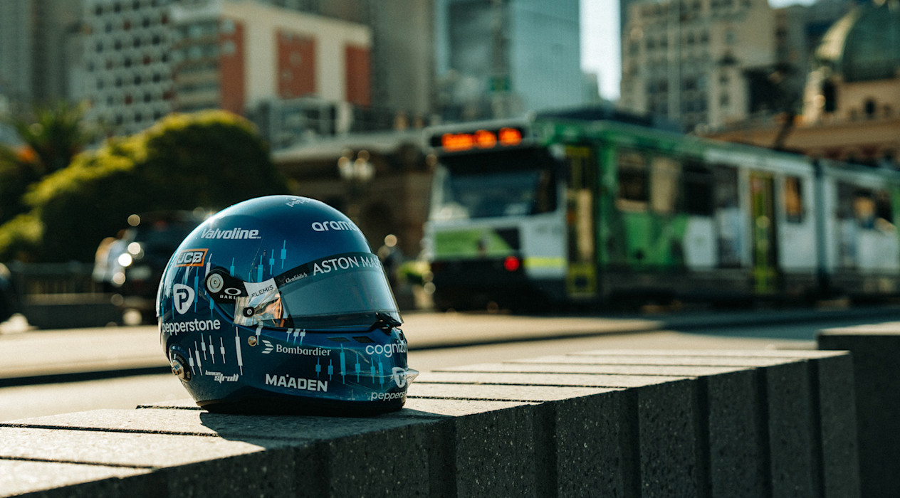 Lance helmet header